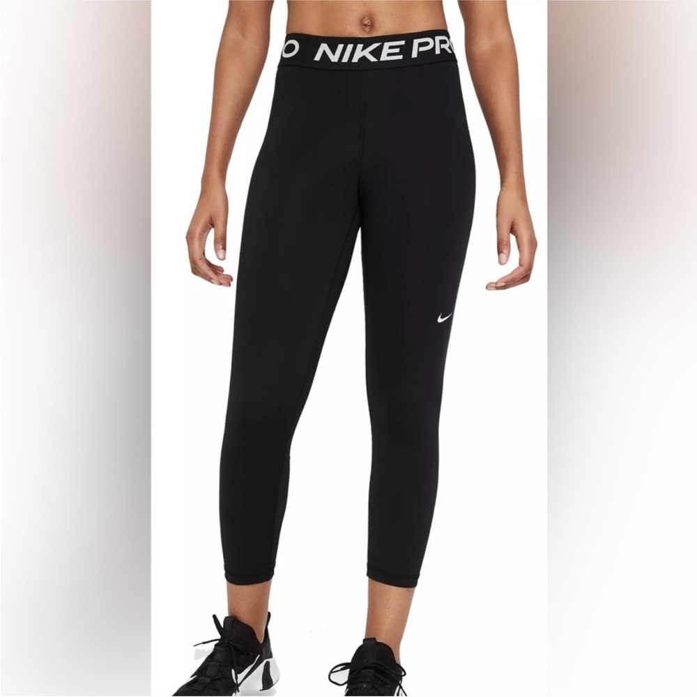 Nike Black Pro Leggings with Compression Fit